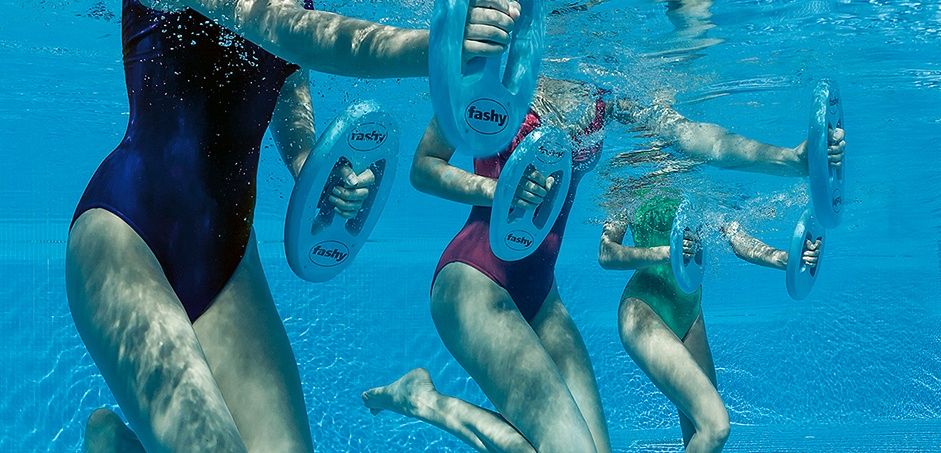 Unterwasser-Gymnastik mit Hanteln von Fashy